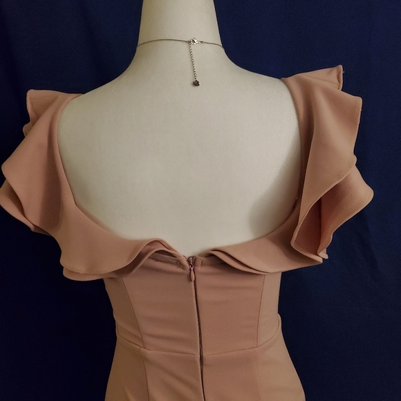 Pink dress - Picture 6 of 11